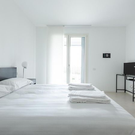 Porta Nuova Bright And Roomy Flat ميلان المظهر الخارجي الصورة